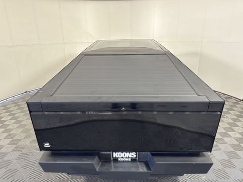 Used 2025 Tesla Cybertruck AWD Crew Cab image 26