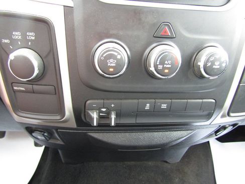 Used 2016 RAM 2500 SLT AWD/4WD image 15