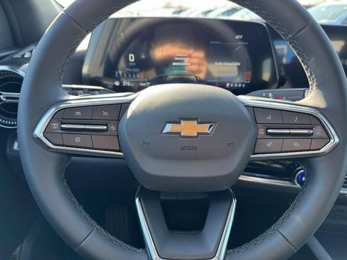 New 2026 Chevrolet Equinox LT w/ Convenience Package II image 13