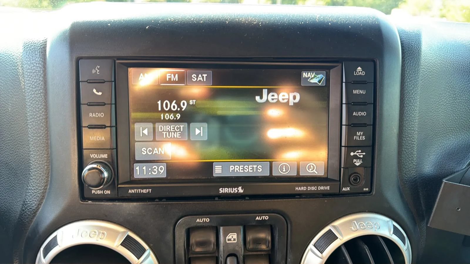 Used 2013 Jeep Wrangler Unlimited Sahara w/ Dual Top Group AWD/4WD image 13