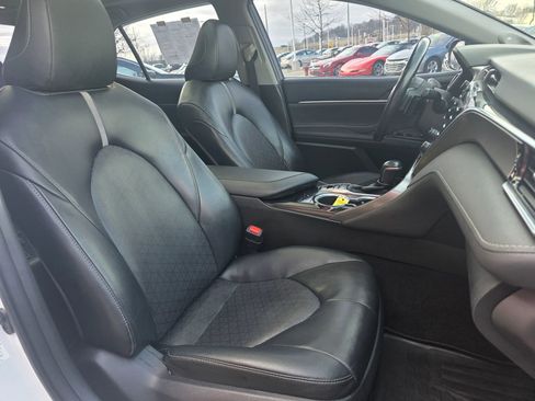 Used 2018 Toyota Camry XSE w/ Driver Assist Package image 7