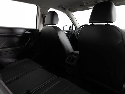 Used 2024 Volkswagen Tiguan SE AWD/4WD image 22