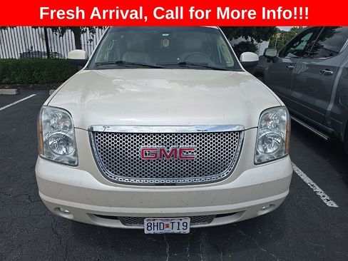 Used 2014 GMC Yukon XL Denali AWD/4WD image 2