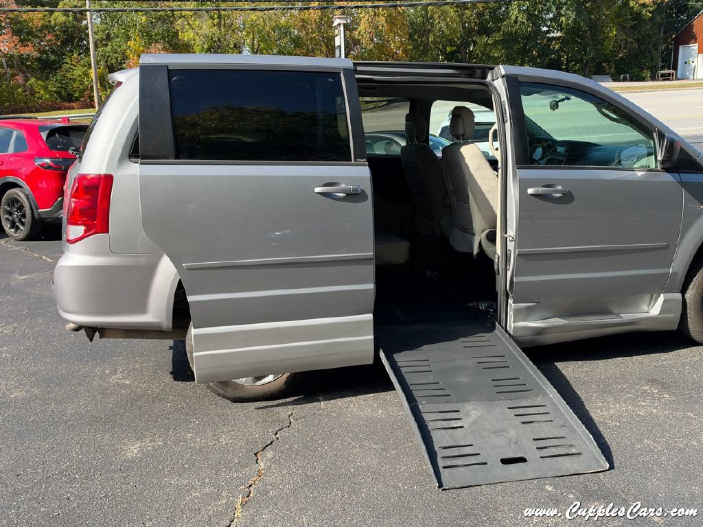 Used 2014 Dodge Grand Caravan SE w/ Quick Order Package 29E SE FWD image 17