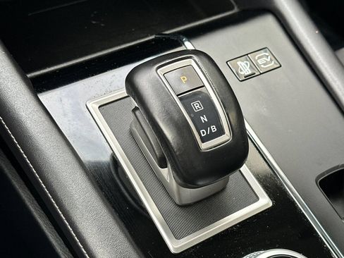 Used 2023 Mitsubishi Outlander 4WD Plug-In Hybrid image 30