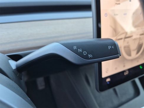 Used 2023 Tesla Model 3 Standard Range image 20