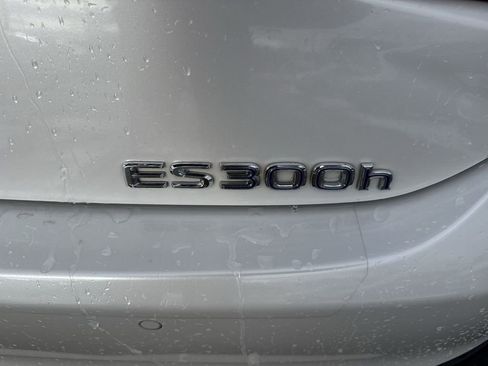 Used 2022 Lexus ES 300h w/ Premium Package image 29