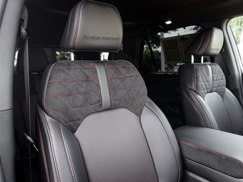 Used 2026 Honda Pilot Black Edition image 35