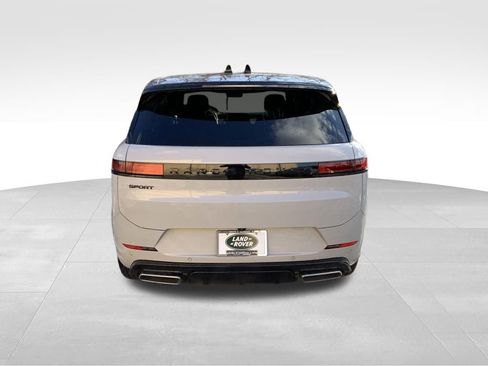 New 2026 Land Rover Range Rover Sport Dynamic SE image 7