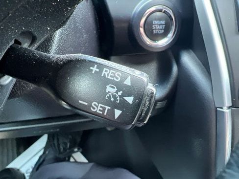 Used 2015 Toyota Camry XLE w/ Advanced Technology Package FWD image 21