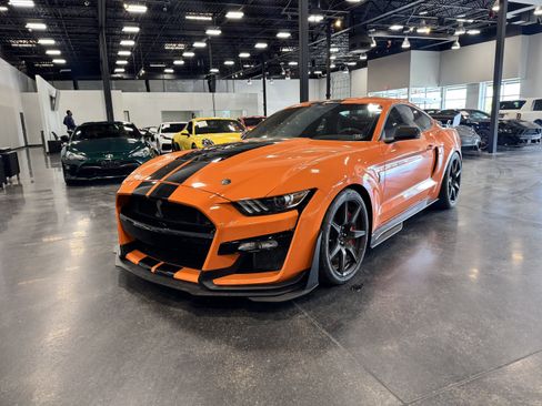Used 2021 Ford Mustang Shelby GT500 w/ Carbon Fiber Track Pack RWD image 8