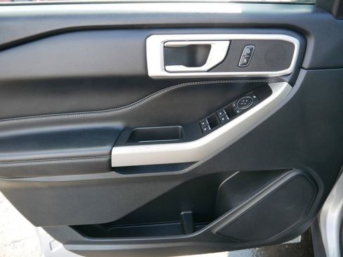 Certified 2021 Ford Explorer XLT w/ Equipment Group 202A image 9