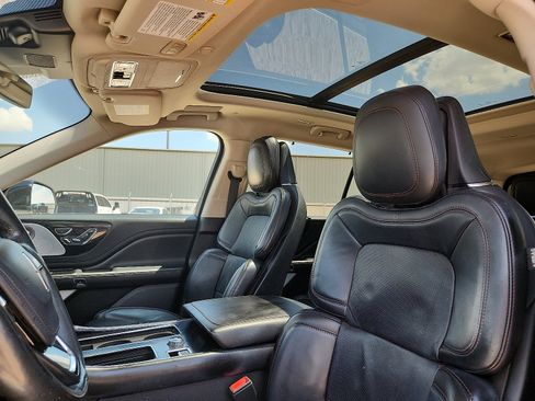 Used 2020 Lincoln Aviator Reserve w/ Equipment Group 202A AWD/4WD image 12