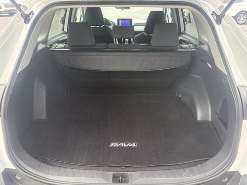 Used 2024 Toyota RAV4 XLE AWD/4WD image 15