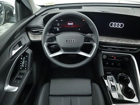 Used 2025 Audi Q5 Premium Plus w/ Premium Plus image 12