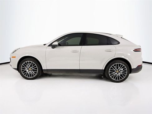 Used 2022 Porsche Cayenne Coupe image 2