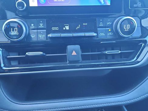 Used 2023 Toyota Highlander L image 20