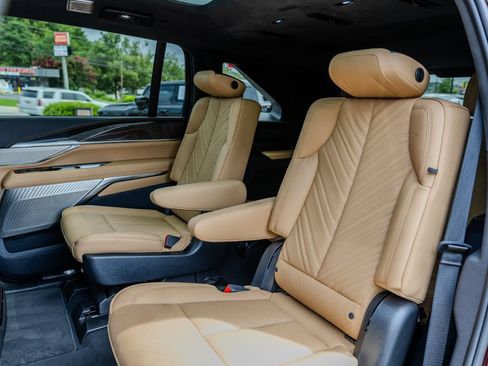 Used 2025 Cadillac Escalade IQ Sport 2 AWD/4WD image 18