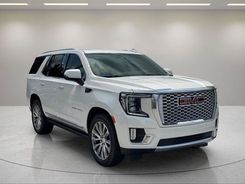 Used 2022 GMC Yukon Denali w/ Denali Premium Package AWD/4WD image 7