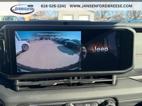 Used 2025 Jeep Wrangler Unlimited Rubicon AWD/4WD image 24