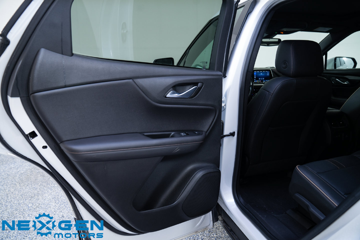 Used 2022 Chevrolet Blazer Premier w/ Enhanced Convenience Package AWD/4WD image 31