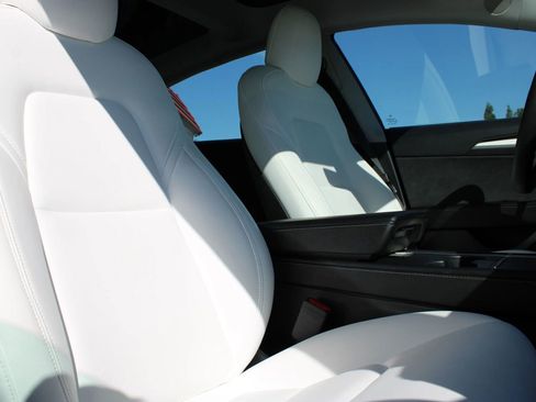 Used 2022 Tesla Model 3 Performance image 14