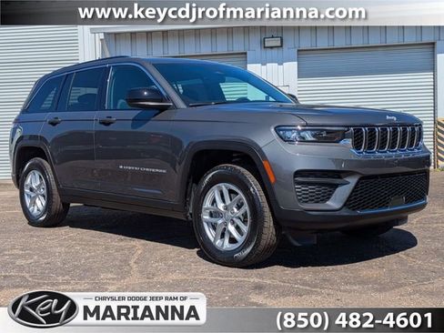 New 2026 Jeep Grand Cherokee Laredo image 1