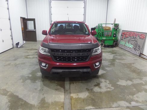 Used 2019 Chevrolet Colorado Z71 image 2