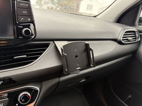 Used 2018 Hyundai Elantra GT image 34