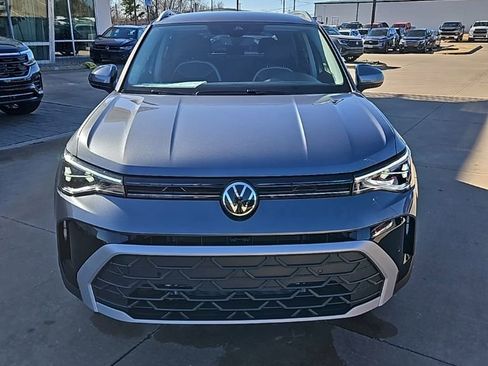 New 2026 Volkswagen Taos SE AWD/4WD image 2