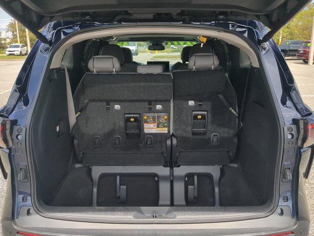 Certified 2025 Toyota Sienna XLE FWD image 14