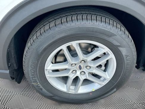 New 2026 Ford Explorer Active RWD image 19