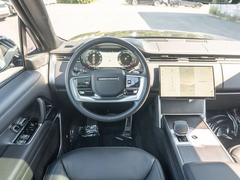 Certified 2025 Land Rover Range Rover Long Wheelbase SE AWD/4WD image 13