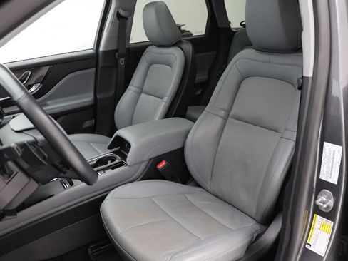 Used 2022 Lincoln Corsair AWD w/ Premium Package image 16