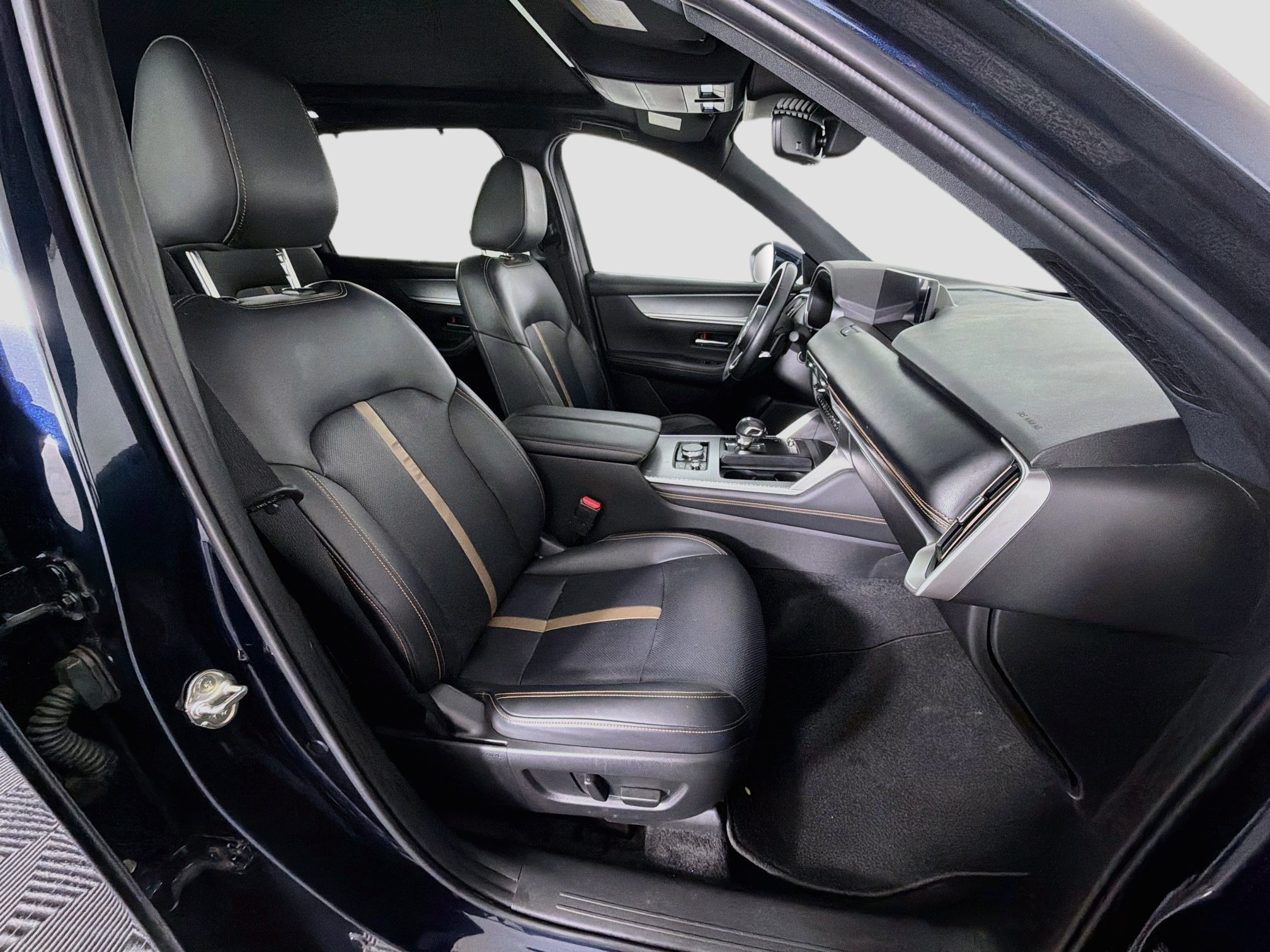 Used 2024 MAZDA CX-90 Plug-In Hybrid w/ Premium Plus AWD/4WD image 35