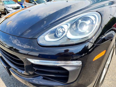 Used 2016 Porsche Cayenne S image 35