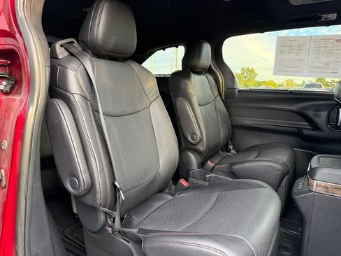 Certified 2025 Toyota Sienna Platinum AWD/4WD image 18