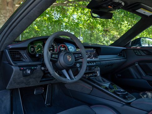 Certified 2023 Porsche 911 GT3 RWD image 4