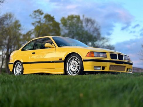 Used 1995 BMW M3 Coupe RWD image 16