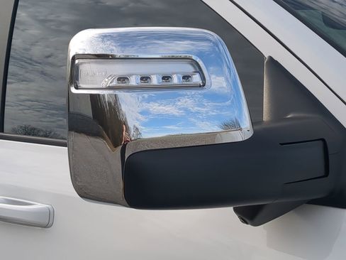 Used 2025 RAM 3500 Laramie image 10