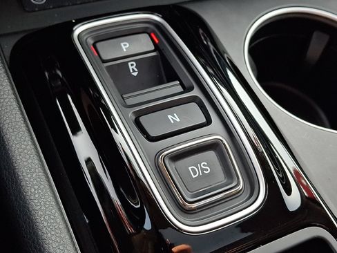 Used 2025 Honda Pilot Elite image 17
