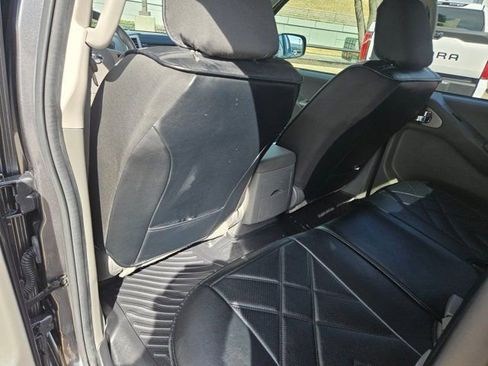 Used 2020 Nissan Frontier SV w/ Midnight Edition Floor Mats image 11