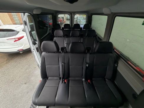 Used 2015 Mercedes-Benz Sprinter 2500 image 27