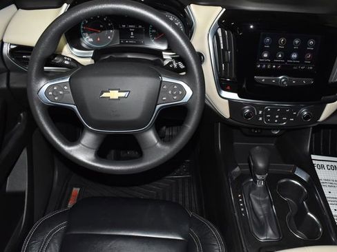 Used 2022 Chevrolet Traverse LS image 13