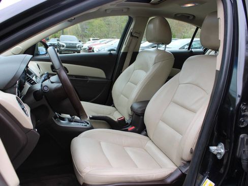 Used 2015 Chevrolet Cruze LTZ w/ Sun, Sound and Sport Package FWD image 24