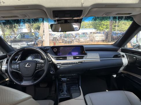 Used 2021 Lexus ES 300h w/ Premium Package FWD image 34