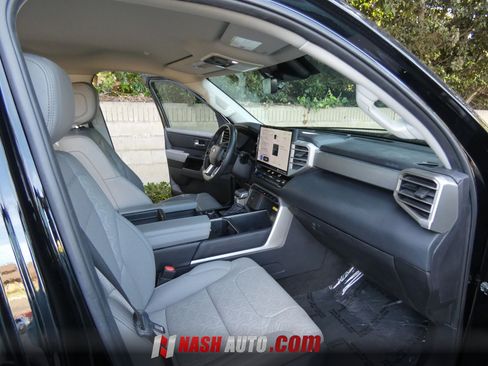 Used 2024 Toyota Tundra Limited w/ Power Package AWD/4WD image 29