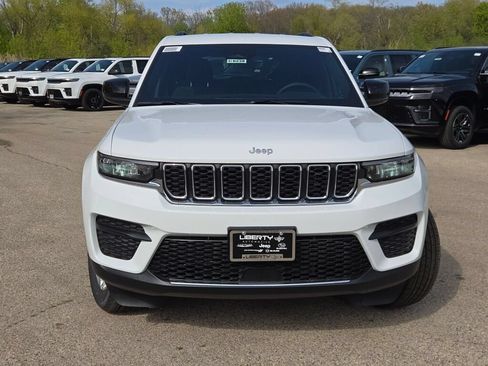 New 2026 Jeep Grand Cherokee Laredo AWD/4WD image 5