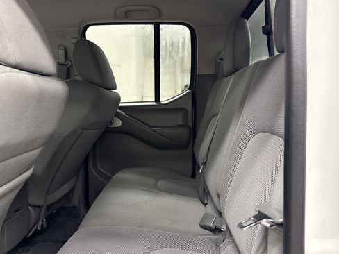 Used 2019 Nissan Frontier SV image 12