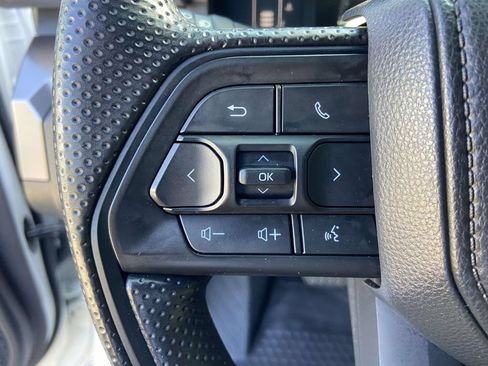 Used 2024 Toyota Tacoma SR5 AWD/4WD image 31